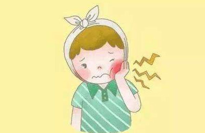 進(jìn)食、遇到冷熱刺激時(shí)產(chǎn)生疼痛